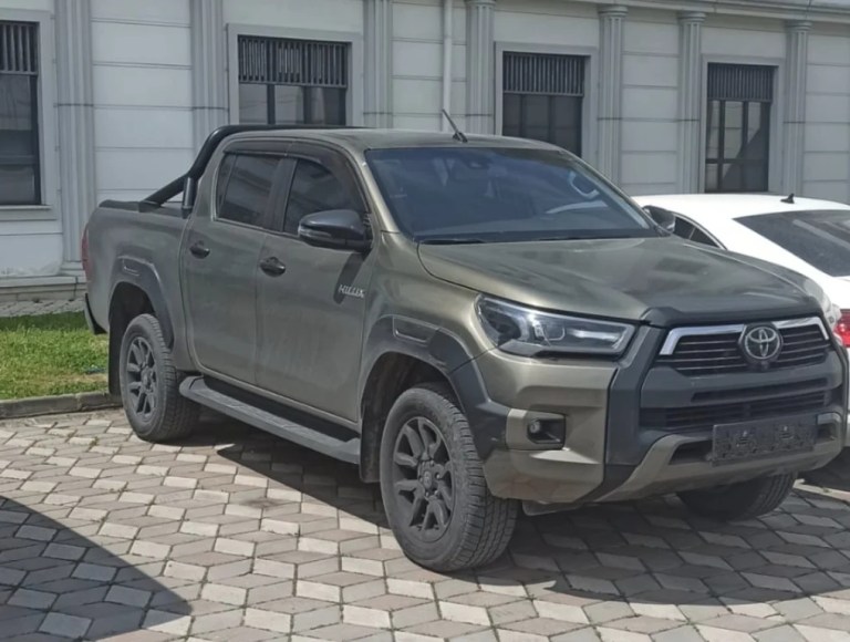 Kocaeli’de kaldırıma çıkan sürücüye ceza kesildi!