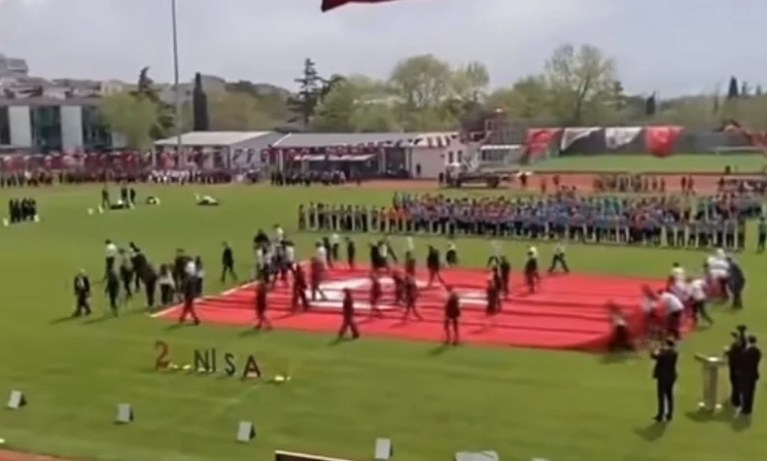 Körfez’de 23 Nisan’da bayrağa saygısızlık!