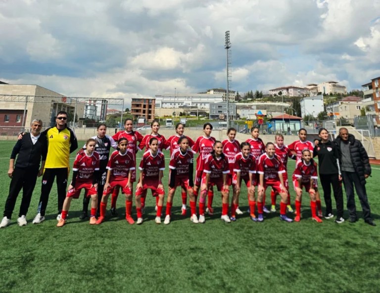 Kocaeli Kadın Gücü U15 ve U13’te fırtına gibi esiyor
