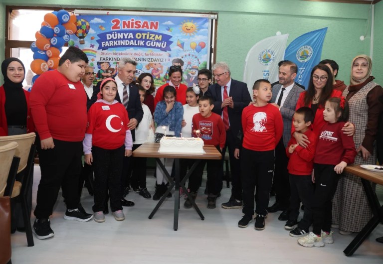 Kandıra’da Otizm Farkındalık Günü kutlandı