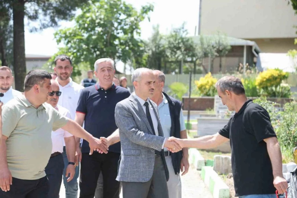 Başkan Çiftçi’den arife günü kabristan ziyareti
