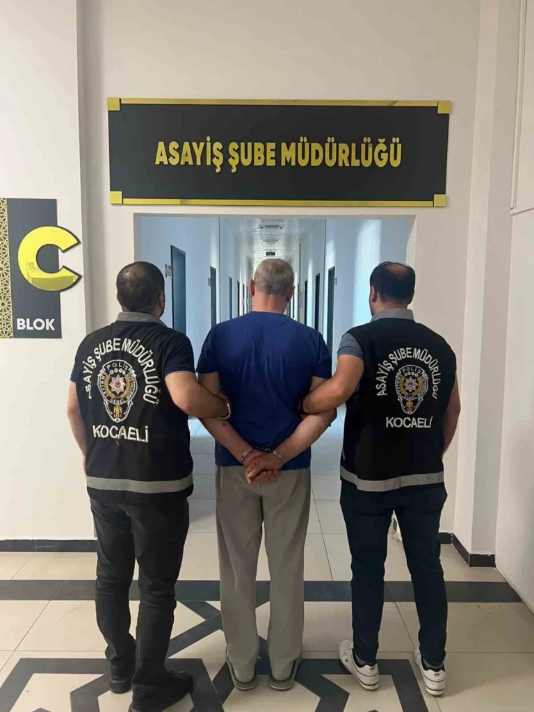 8 ayrı suçtan aranan ve 24 yıl hapis cezası bulunan firari ekmek fırınında yakalandı